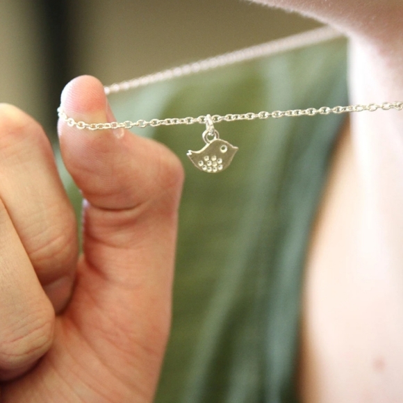 BNIB Vibella bird necklace - Picture 3 of 3